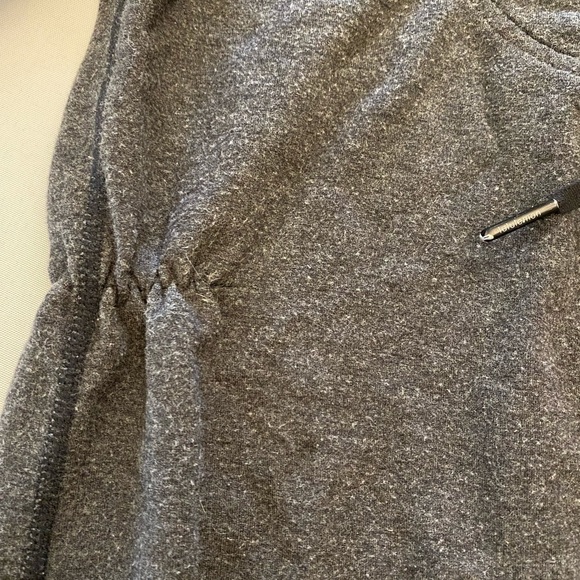 LULULEMON Women’s Scoop Neck, 1/4 Sleeve, Cinched Waist Top, Size 8 - Picture 3 of 7